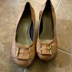Me too shoes - tan color, size 9, new condition